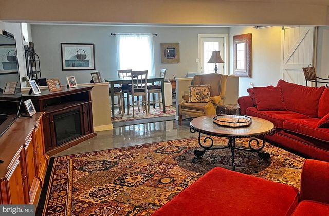 101 TROUT RIVER TER, Falling Waters, WV 25419