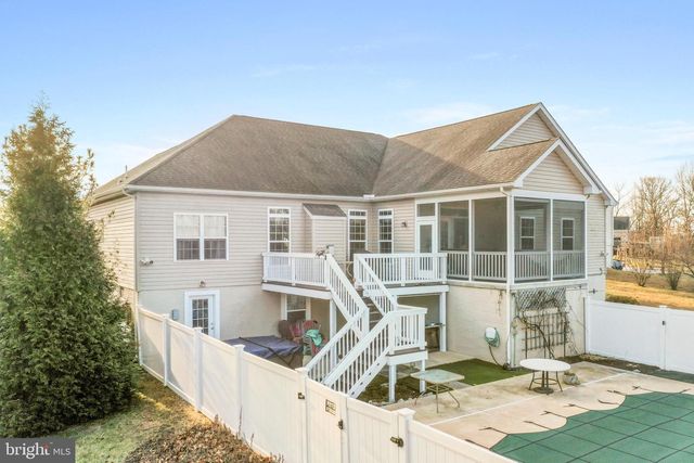 101 TROUT RIVER TER, Falling Waters, WV 25419