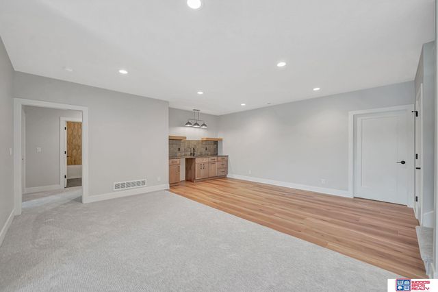 7956 S 43rd Street, Lincoln, NE 68516