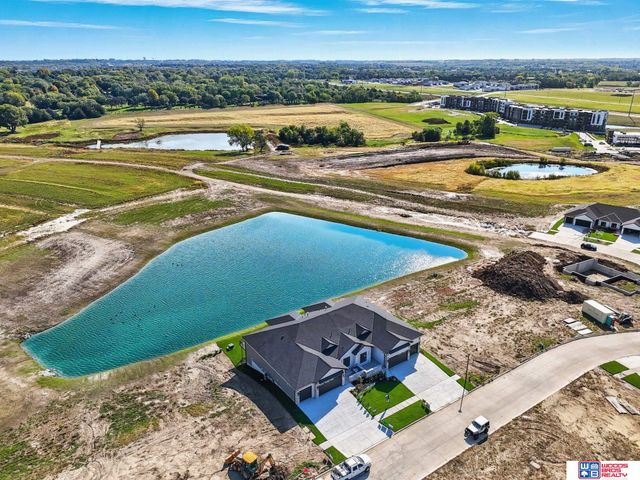 7956 S 43rd Street, Lincoln, NE 68516