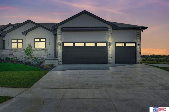 7956 S 43rd Street, Lincoln, NE 68516