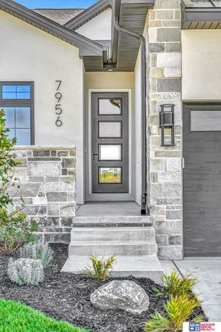 7956 S 43rd Street, Lincoln, NE 68516