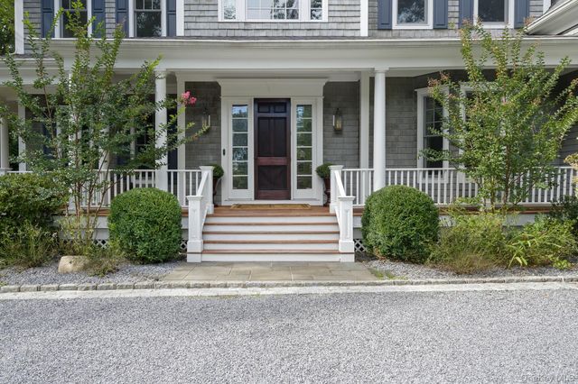 280 Southdown Road, Lloyd Harbor, NY 11743