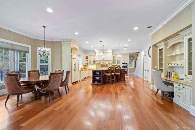 280 Southdown Road, Lloyd Harbor, NY 11743