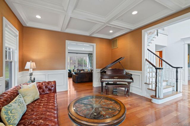 280 Southdown Road, Lloyd Harbor, NY 11743