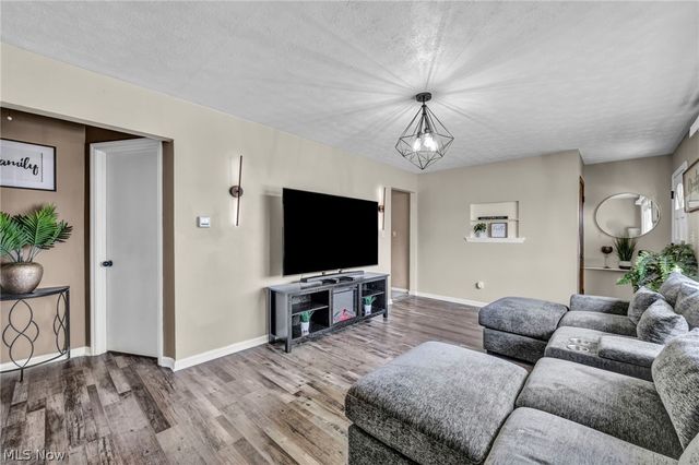 5804 Bangor Avenue, Cleveland, OH 44144