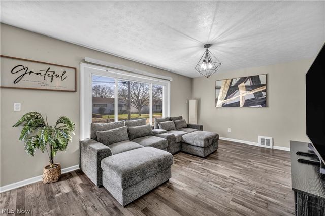 5804 Bangor Avenue, Cleveland, OH 44144