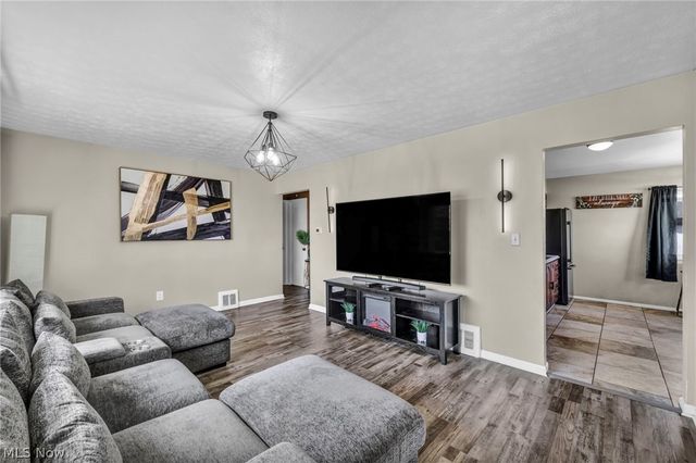 5804 Bangor Avenue, Cleveland, OH 44144