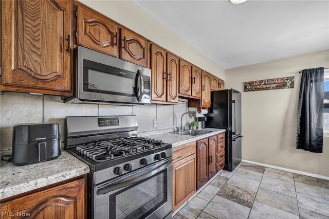 5804 Bangor Avenue, Cleveland, OH 44144