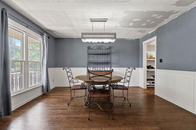 15320 W 92nd Place, Lenexa, KS 66219