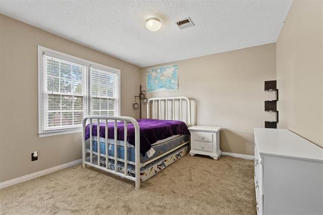 15320 W 92nd Place, Lenexa, KS 66219