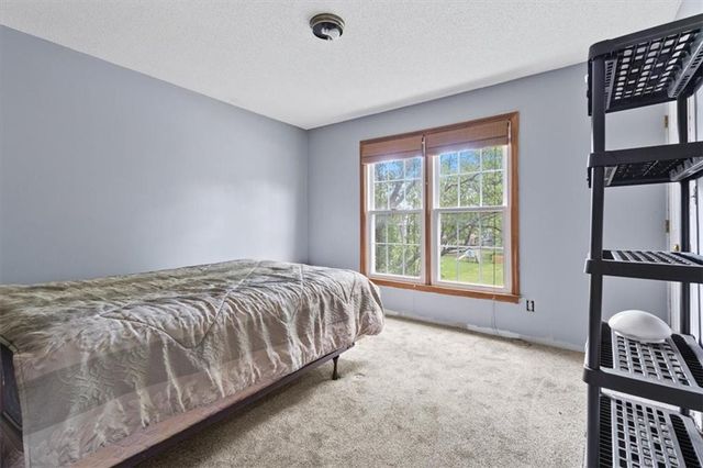 15320 W 92nd Place, Lenexa, KS 66219