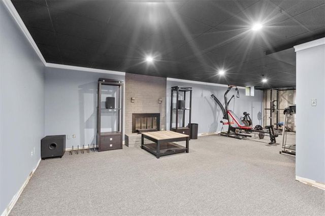 15320 W 92nd Place, Lenexa, KS 66219