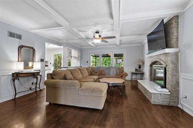 15320 W 92nd Place, Lenexa, KS 66219