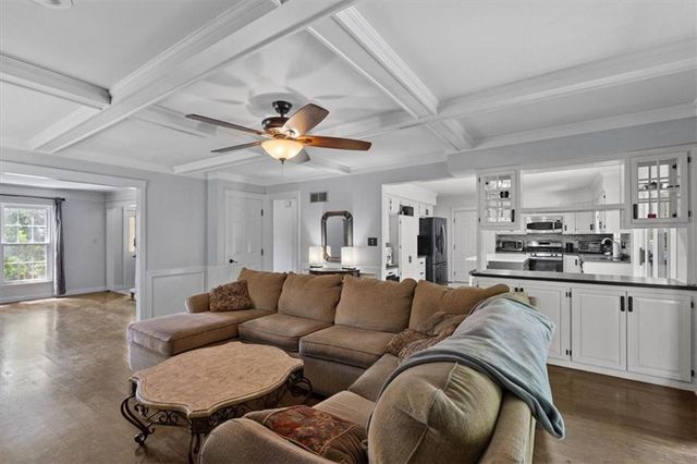 15320 W 92nd Place, Lenexa, KS 66219