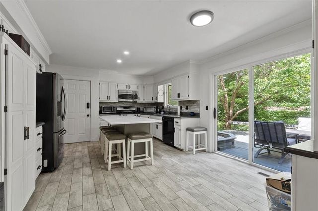 15320 W 92nd Place, Lenexa, KS 66219