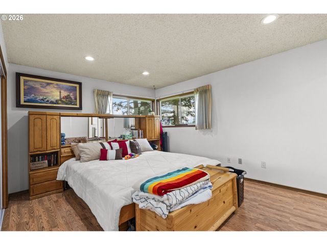 601 Ne LITTLEPAGE Rd, Corbett, OR 97019