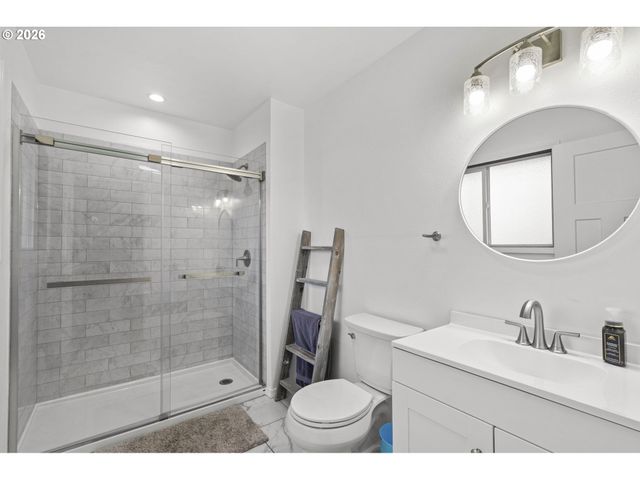 601 Ne LITTLEPAGE Rd, Corbett, OR 97019