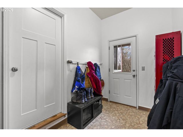 601 Ne LITTLEPAGE Rd, Corbett, OR 97019