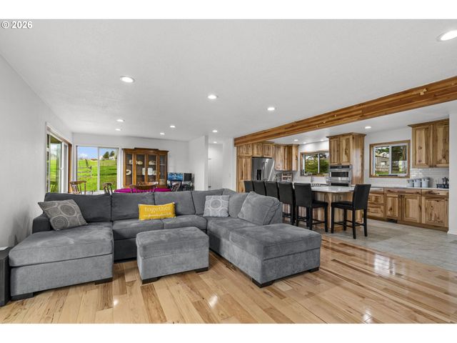 601 Ne LITTLEPAGE Rd, Corbett, OR 97019