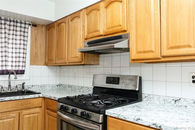 13 Regina Place, Yonkers, NY 10703