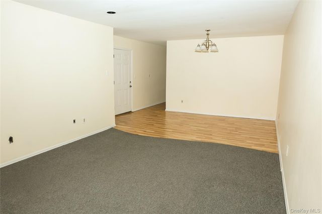 13 Regina Place, Yonkers, NY 10703