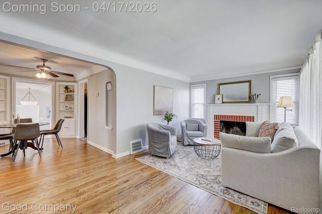 1402 E Lincoln Avenue, Royal Oak, MI 48067