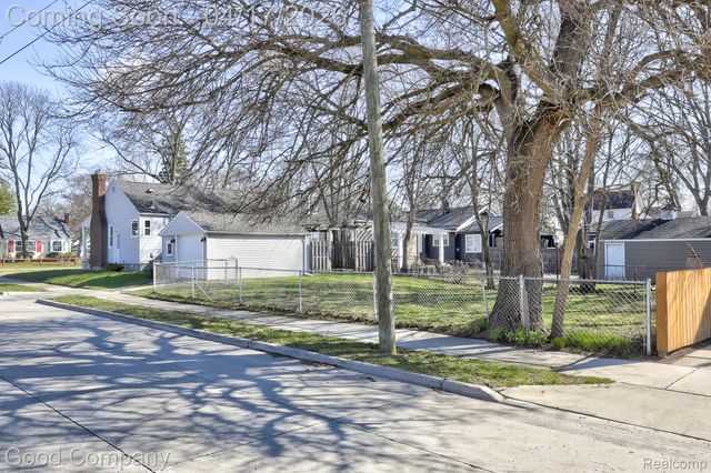1402 E Lincoln Avenue, Royal Oak, MI 48067