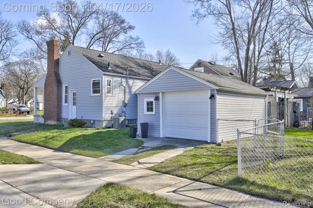 1402 E Lincoln Avenue, Royal Oak, MI 48067