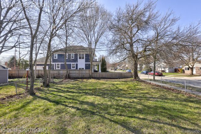 1402 E Lincoln Avenue, Royal Oak, MI 48067