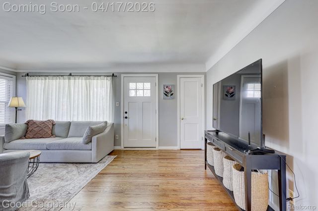 1402 E Lincoln Avenue, Royal Oak, MI 48067