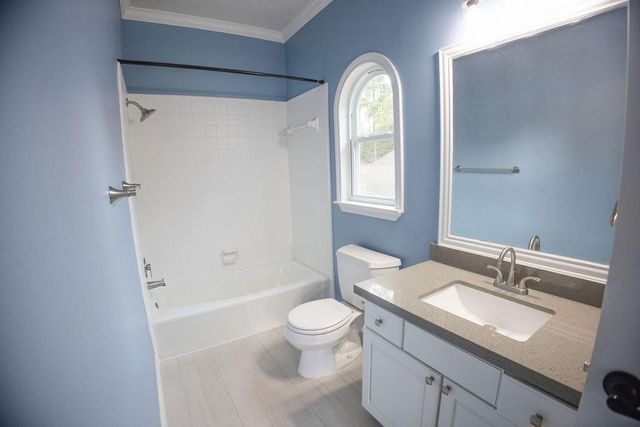 3230 Lake Island Drive, Montgomery, TX 77356