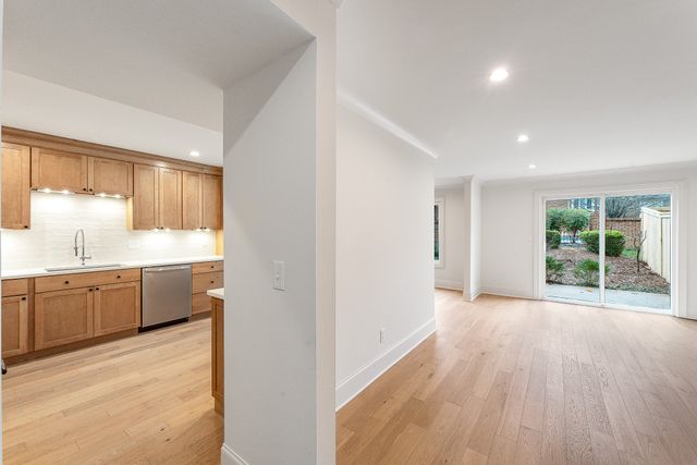 4487 Post Pl Apt 31, Nashville, TN 37205