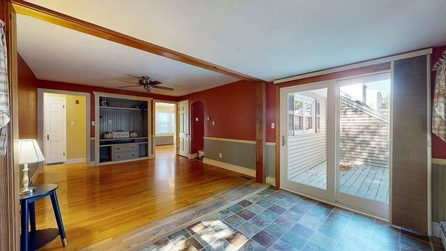 14 Housatonic St, Worcester, MA 01606