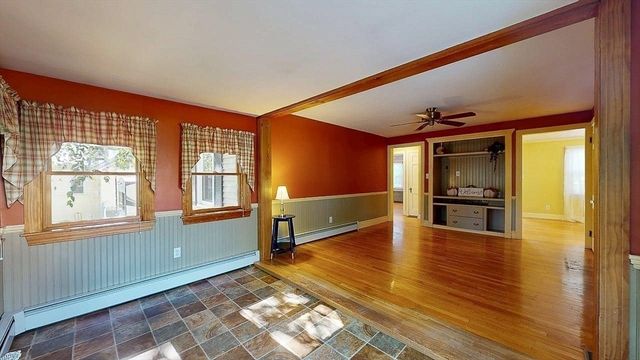 14 Housatonic St, Worcester, MA 01606