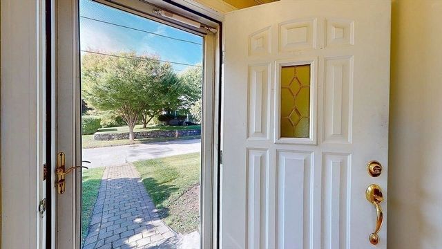 14 Housatonic St, Worcester, MA 01606