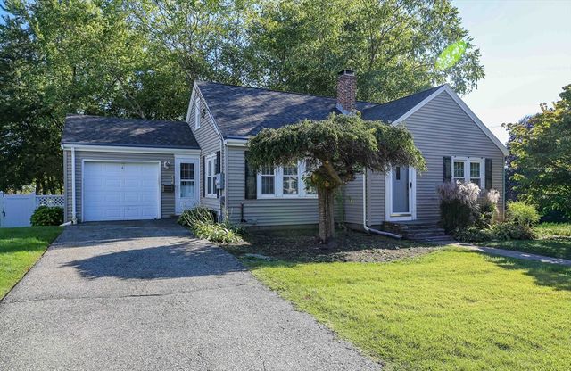 14 Housatonic St, Worcester, MA 01606