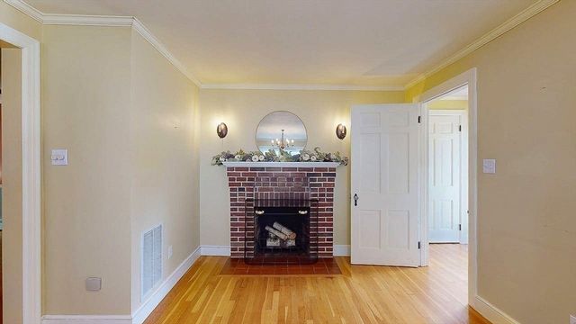 14 Housatonic St, Worcester, MA 01606