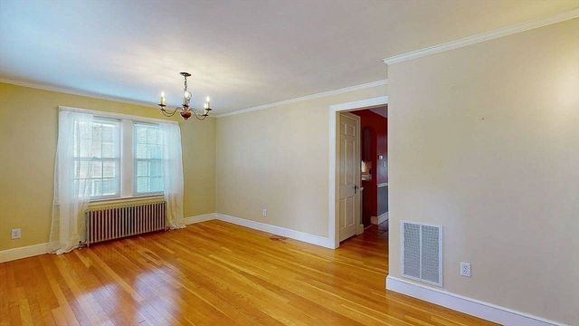 14 Housatonic St, Worcester, MA 01606