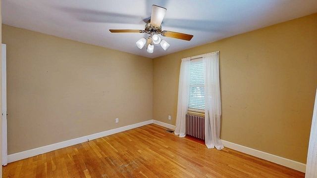 14 Housatonic St, Worcester, MA 01606