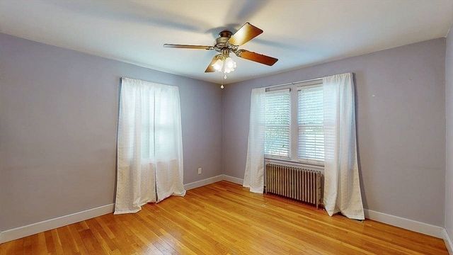 14 Housatonic St, Worcester, MA 01606