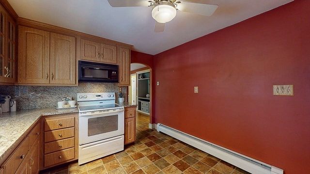 14 Housatonic St, Worcester, MA 01606