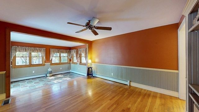 14 Housatonic St, Worcester, MA 01606