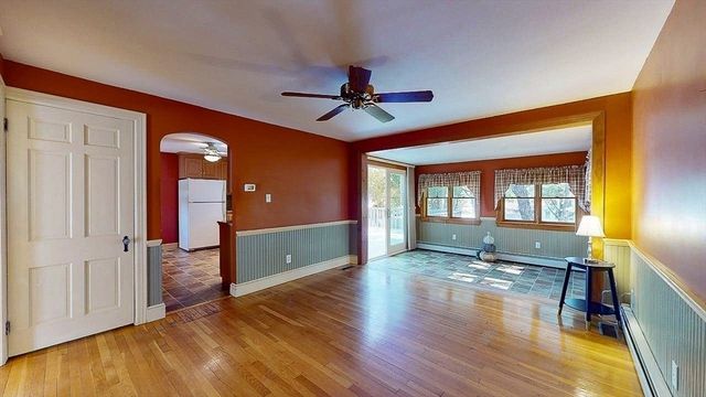 14 Housatonic St, Worcester, MA 01606