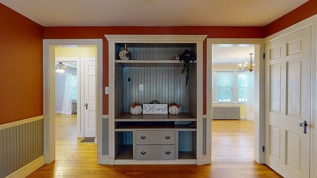 14 Housatonic St, Worcester, MA 01606