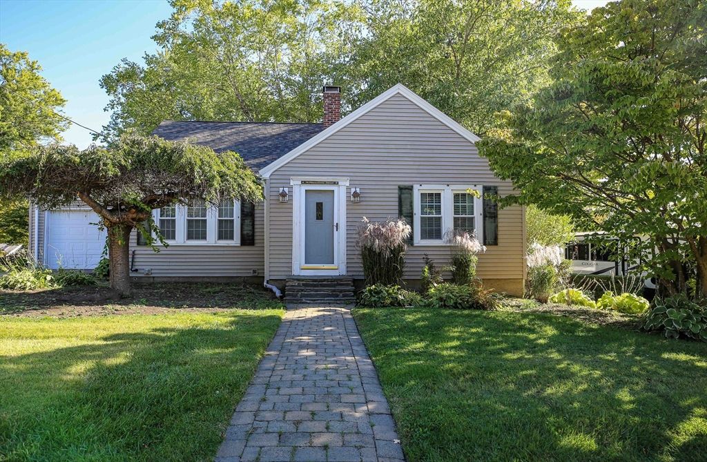 14 Housatonic St, Worcester, MA 01606
