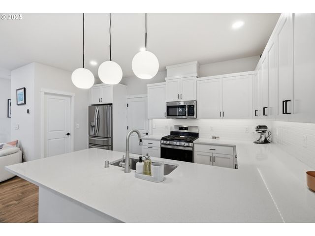 1602 Ne 70TH St, Vancouver, WA 98665