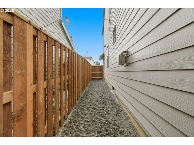 1602 Ne 70TH St, Vancouver, WA 98665