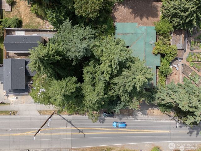 1111 1st Avenue NE, Seattle, WA 98125