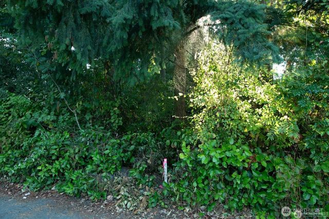 1111 1st Avenue NE, Seattle, WA 98125